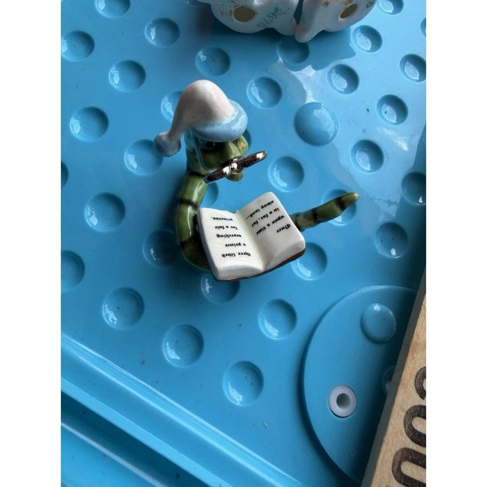 HTF Hagen Renaker Bookworm